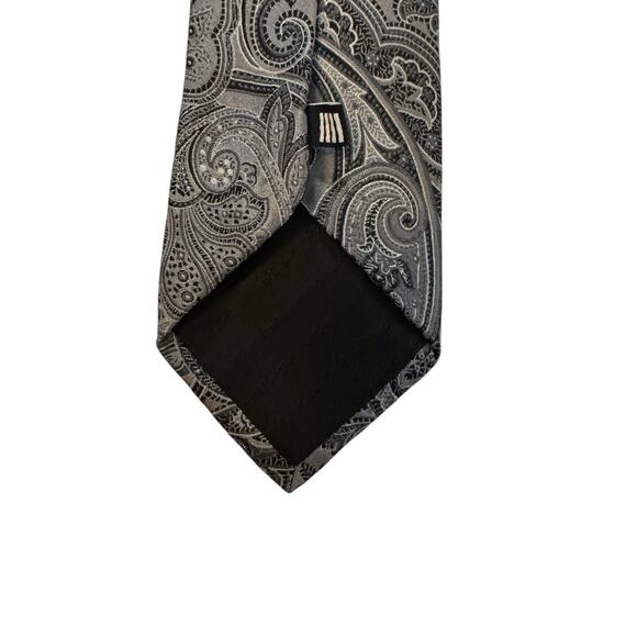 Geoffrey Been Paisley Grey Silver Long Necktie 100% Silk - Picture 5 of 7